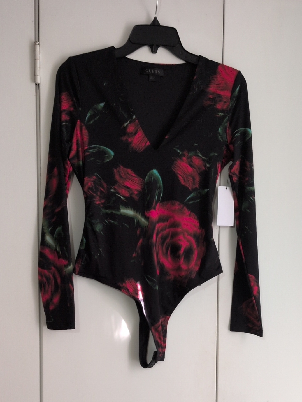 GUESS Black Rose Print V‑Neck Long Sleeve Bodysuit